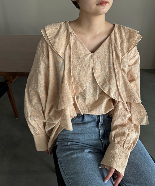 PILIT(ピリット)の「刺繍ラッフルブラウス(シャツ/ブラウス・レディース・ベージュ/オフホワイト・MEDIUM)」の19枚目の写真