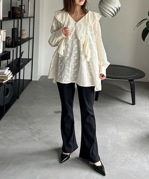 PILIT(ピリット)の「刺繍ラッフルブラウス(シャツ/ブラウス・レディース・ベージュ/オフホワイト・MEDIUM)」の4枚目の写真