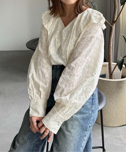 PILIT(ピリット)の「刺繍ラッフルブラウス(シャツ/ブラウス・レディース・ベージュ/オフホワイト・MEDIUM)」の22枚目の写真
