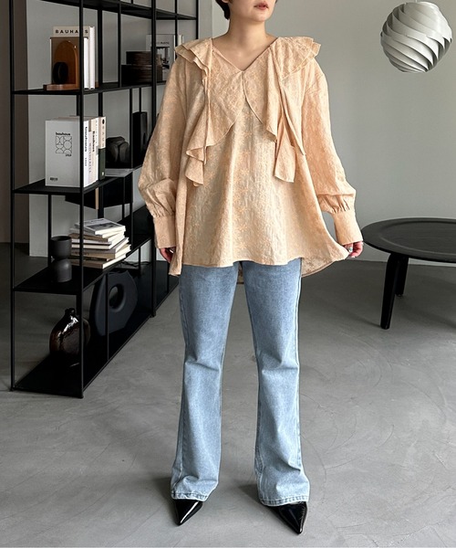 PILIT(ピリット)の「刺繍ラッフルブラウス(シャツ/ブラウス・レディース・ベージュ/オフホワイト・MEDIUM)」の11枚目の写真