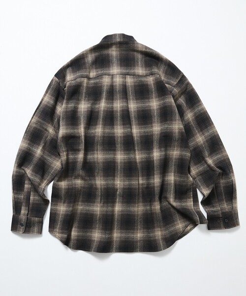FREAK'S STORE(フリークスストア)の「限定展開 Relax Fit リラックスフィット オンブレチェック バンドカラー ネルシャツ(シャツ/ブラウス・メンズ・ブラック/ホワイト/ブルー/ブラウン・LARGE/MEDIUM/SMALL)」の5枚目の写真