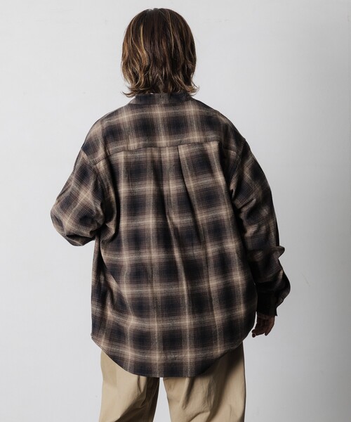 FREAK'S STORE(フリークスストア)の「限定展開 Relax Fit リラックスフィット オンブレチェック バンドカラー ネルシャツ(シャツ/ブラウス・メンズ・ブラック/ホワイト/ブルー/ブラウン・LARGE/MEDIUM/SMALL)」の21枚目の写真