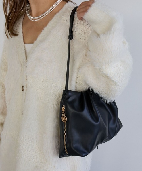 BAYFLOW（ベイフロー）の「2WAYギャザーバッグ（ハンドバッグ・レディース・キャメル/ブラック・FREE）」の2枚目の写真