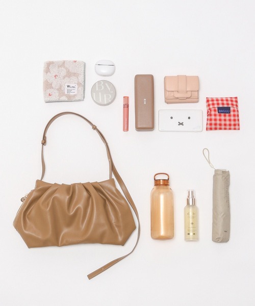 BAYFLOW（ベイフロー）の「2WAYギャザーバッグ（ハンドバッグ・レディース・キャメル/ブラック・FREE）」の11枚目の写真