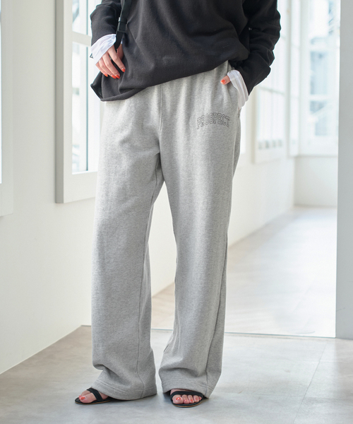 Spick & Span（スピックアンドスパン）の「2WAYロゴスウェットパンツ（スウェットパンツ・レディース・ライトグレー/アイボリー・36/38）」の11枚目の写真