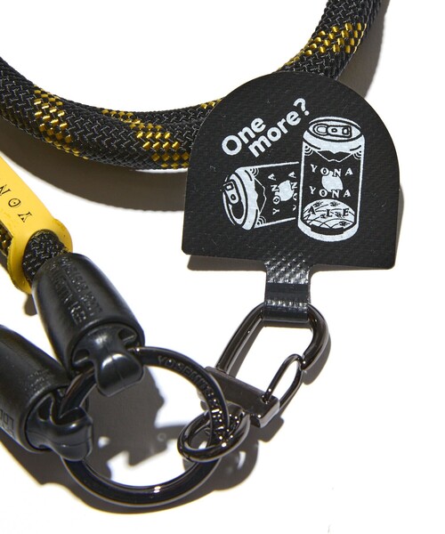 FREAK'S STORE（フリークスストア）の「YONAYONA ALE × YOSEMITE STRAP/よなよなエール × ヨセミテストラップ YONAYONA ALE MOBILESTRAP（スマホグッズ・メンズ・ブラック/イエロー・ONE SIZE）」の10枚目の写真