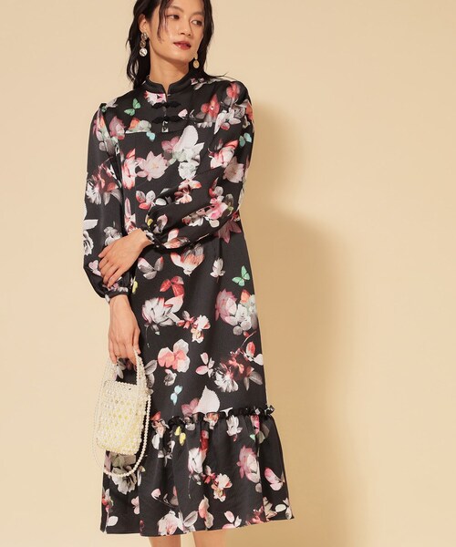 Sunauna（スーナウーナ）の「【COLLECTION LINE】チャイナ花柄ワンピース（ワンピース・レディース・ブラック系/ベージュ系その他4・38/40）」の2枚目の写真