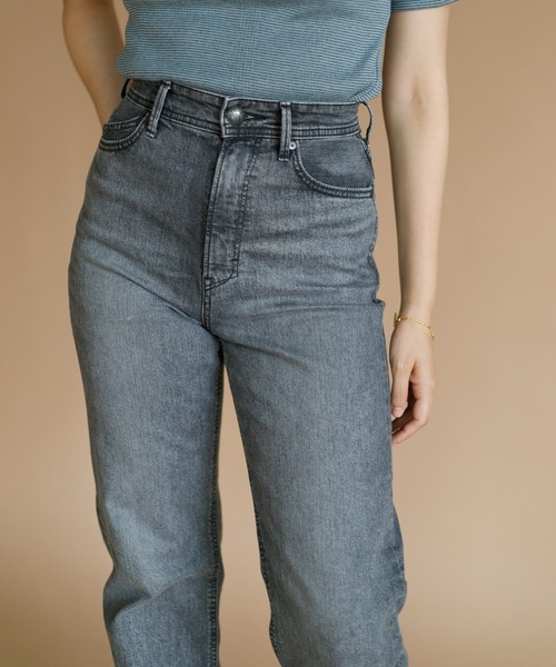 AMERICAN RAG CIE（アメリカンラグシー）の「YANUK ボーイズストレート"LEA"（デニムパンツ・レディース・サックスブルー/グレー・23/25/24）」の17枚目の写真