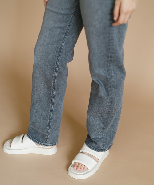 AMERICAN RAG CIE（アメリカンラグシー）の「YANUK ボーイズストレート"LEA"（デニムパンツ・レディース・サックスブルー/グレー・23/25/24）」の3枚目の写真