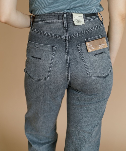 AMERICAN RAG CIE（アメリカンラグシー）の「YANUK ボーイズストレート"LEA"（デニムパンツ・レディース・サックスブルー/グレー・23/25/24）」の18枚目の写真