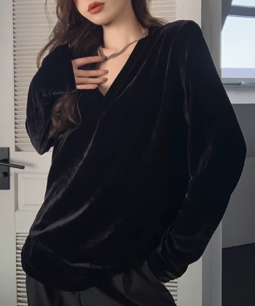 CELENA BEATS(セレナビーツ)の「とろみ ベロア Vネック ルーズ プルオーバー(Tシャツ/カットソー・レディース・ホワイト/ブラック・S/M)」の2枚目の写真