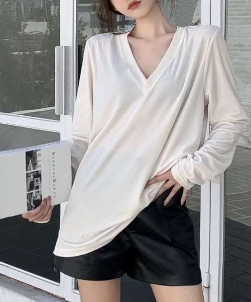 CELENA BEATS(セレナビーツ)の「とろみ ベロア Vネック ルーズ プルオーバー(Tシャツ/カットソー・レディース・ホワイト/ブラック・S/M)」の3枚目の写真