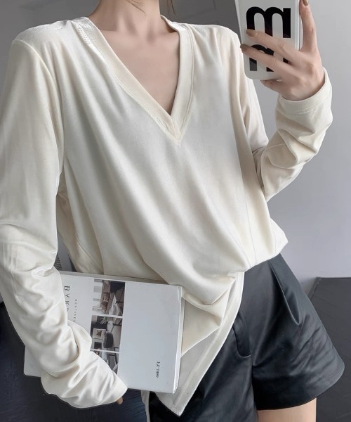 CELENA BEATS(セレナビーツ)の「とろみ ベロア Vネック ルーズ プルオーバー(Tシャツ/カットソー・レディース・ホワイト/ブラック・S/M)」の7枚目の写真