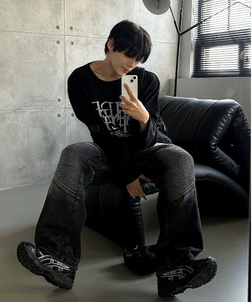 COSYHARU(コシハル)の「ドープレタリングニット長袖Tシャツ(Tシャツ/カットソー・メンズ・ブラック/アイボリー・FREE)」の16枚目の写真