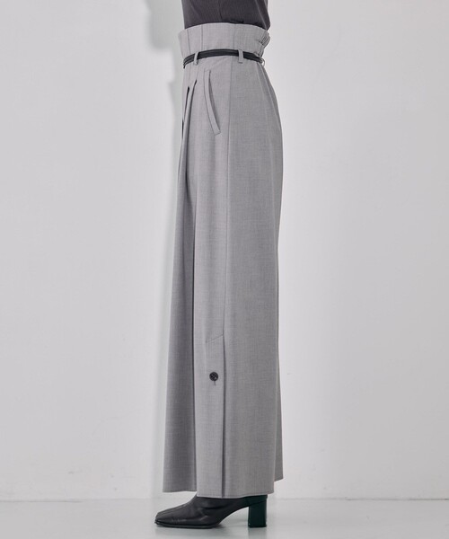UNITED TOKYO（ユナイテッドトウキョウ）の「【残りわずか！】リングベルトタックワイドパンツ｜ウォッシャブル/防シワ/セットアップ/オフィスカジュアル/オケージョン/細見え/春服（その他パンツ・レディース・グレー/ブラック・1/2）」の7枚目の写真