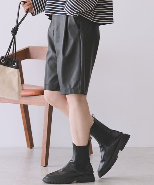 AMERICAN HOLIC（アメリカンホリック）の「フェイクレザーハーフパンツ（その他パンツ・レディース・ブラック/ブラウン・M/L）」の21枚目の写真