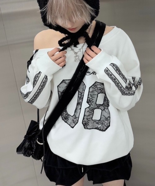 Never mind the XU / Chikashitsu+(ネバーマインド ザ エックスユー / チカシツプラス)の「【nmtc+】lace design number sweat onepiece / 【エヌエムティーシープラス】レースデザインナンバーオーバーサイズスウェットシャツ(スウェット・レディース・ブラック/ホワイト・ONE SIZE)」の2枚目の写真