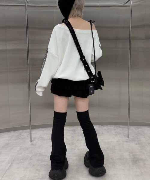 Never mind the XU / Chikashitsu+(ネバーマインド ザ エックスユー / チカシツプラス)の「【nmtc+】lace design number sweat onepiece / 【エヌエムティーシープラス】レースデザインナンバーオーバーサイズスウェットシャツ(スウェット・レディース・ブラック/ホワイト・ONE SIZE)」の3枚目の写真
