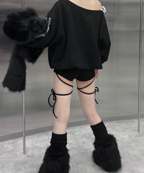 Never mind the XU / Chikashitsu+(ネバーマインド ザ エックスユー / チカシツプラス)の「【nmtc+】lace design number sweat onepiece / 【エヌエムティーシープラス】レースデザインナンバーオーバーサイズスウェットシャツ(スウェット・レディース・ブラック/ホワイト・ONE SIZE)」の11枚目の写真