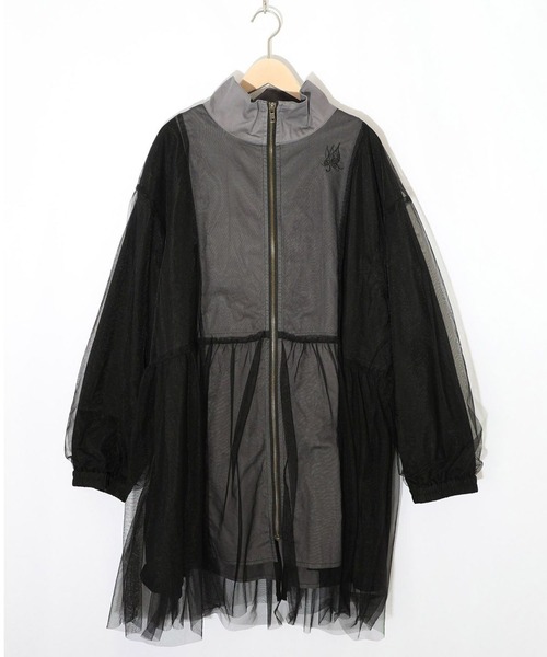 ScoLar（スカラー）の「ScoLar(スカラー) 花蝶刺繍チュール重ねロングブルゾン（ブルゾン・レディース・ブラック/カーキ・MEDIUM）」の2枚目の写真