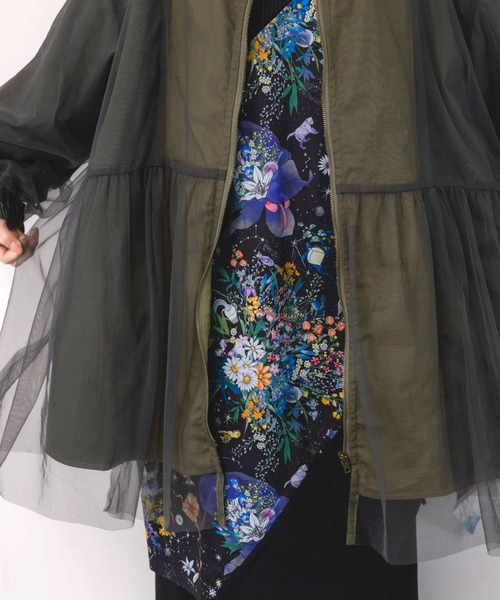 ScoLar（スカラー）の「ScoLar(スカラー) 花蝶刺繍チュール重ねロングブルゾン（ブルゾン・レディース・ブラック/カーキ・MEDIUM）」の18枚目の写真