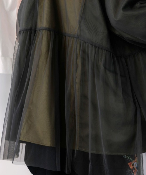 ScoLar（スカラー）の「ScoLar(スカラー) 花蝶刺繍チュール重ねロングブルゾン（ブルゾン・レディース・ブラック/カーキ・MEDIUM）」の19枚目の写真