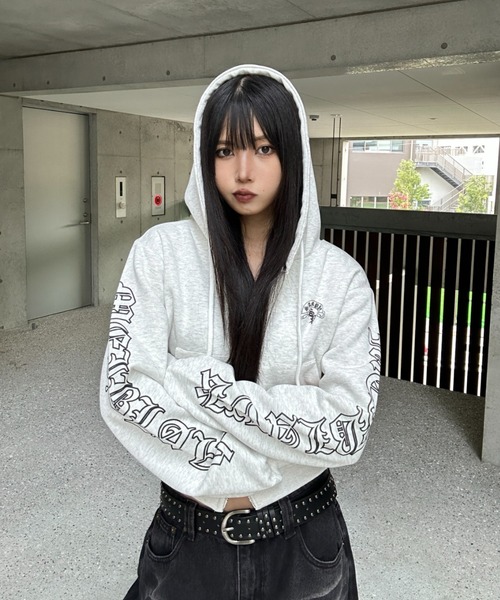 KsG（ケーエスジー）の「Arch Design Lettering Cropped Hoodie（パーカー・レディース・グレー/ブラック・MEDIUM/LARGE/SMALL）」の16枚目の写真