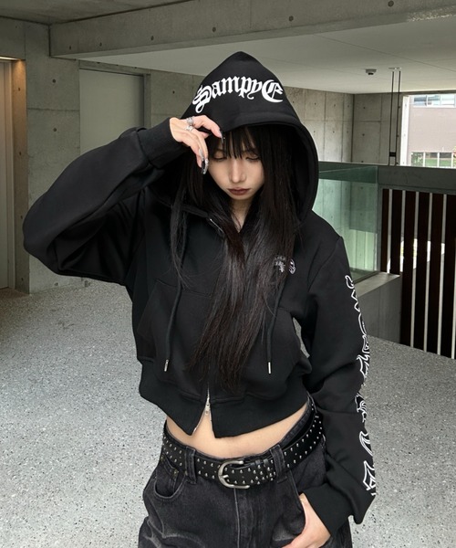 KsG（ケーエスジー）の「Arch Design Lettering Cropped Hoodie（パーカー・レディース・グレー/ブラック・MEDIUM/LARGE/SMALL）」の18枚目の写真
