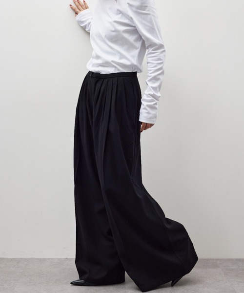 HANNE(アン)の「ローウエストタックワイドパンツ(スラックス・レディース・ブラック/ネイビー・MEDIUM/SMALL)」の15枚目の写真