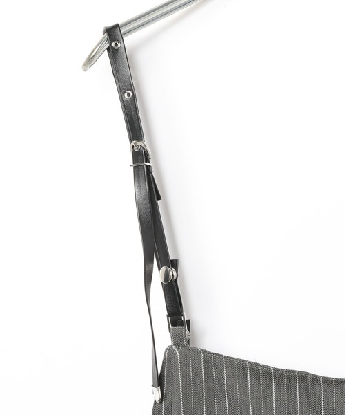 BAYFLOW（ベイフロー）の「[丈の長さ調節可能]ストライプサロペット（サロペット/オーバーオール・レディース・チャコール/ブラウン・FREE）」の5枚目の写真