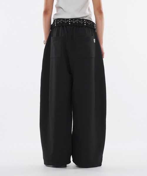 WISH FOR EVER（ウィッシュフォーエバー）の「STUDS DESIGN CURVE SWEAT PANTS / スタッズデザインカーブスウェットパンツ（その他パンツ・メンズ・グレー/ブラック・LARGE/SMALL/MEDIUM）」の8枚目の写真