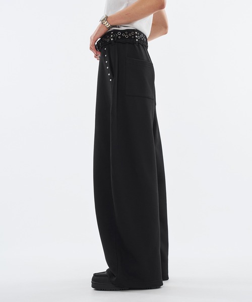 WISH FOR EVER（ウィッシュフォーエバー）の「STUDS DESIGN CURVE SWEAT PANTS / スタッズデザインカーブスウェットパンツ（その他パンツ・メンズ・グレー/ブラック・LARGE/SMALL/MEDIUM）」の9枚目の写真