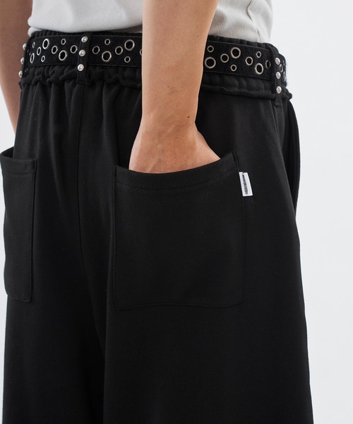 WISH FOR EVER（ウィッシュフォーエバー）の「STUDS DESIGN CURVE SWEAT PANTS / スタッズデザインカーブスウェットパンツ（その他パンツ・メンズ・グレー/ブラック・LARGE/SMALL/MEDIUM）」の13枚目の写真