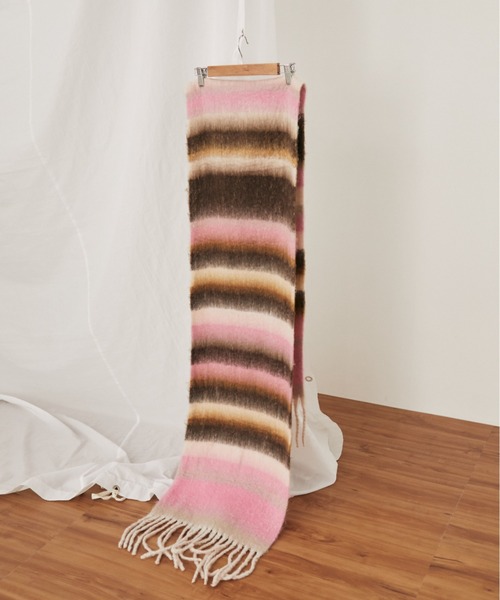 MERLOT（メルロー）の「ボリュームボーダーマフラー（マフラー・レディース・ピンク/グリーン/ブラウン・FREE）」の10枚目の写真