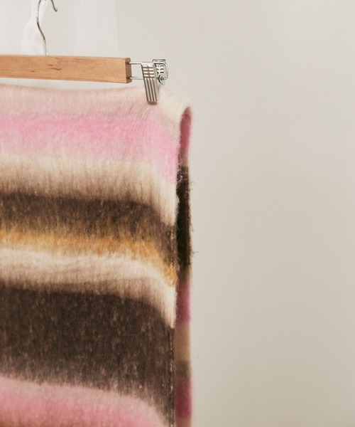 MERLOT（メルロー）の「ボリュームボーダーマフラー（マフラー・レディース・ピンク/グリーン/ブラウン・FREE）」の13枚目の写真