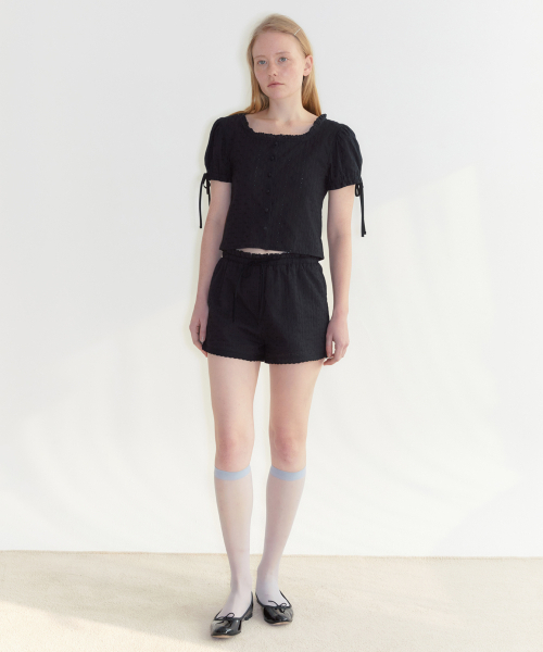 SINOON（シヌーン）の「Eyelet Blouse (Black)（シャツ/ブラウス・レディース・ブラック・FREE）」の3枚目の写真