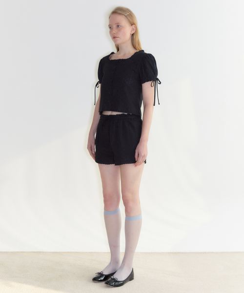 SINOON（シヌーン）の「Eyelet Blouse (Black)（シャツ/ブラウス・レディース・ブラック・FREE）」の5枚目の写真