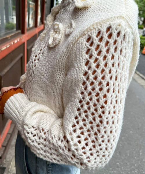 DOUBLE NAME（ダブルネーム）の「透かし編みフラワーモチーフニットカーデ（カーディガン/ボレロ・レディース・オフホワイト/グレー・FREE）」の8枚目の写真