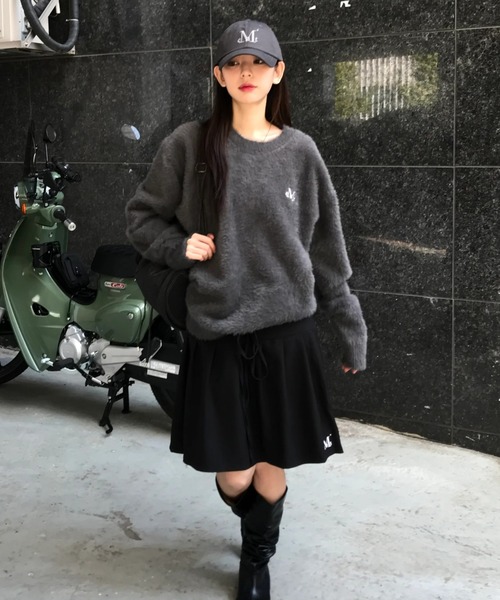 MUCENT(ムセント)の「【日本未発売/WEB限定】MUCENT(ムセント)/アンゴラ オーバーサイズ シャギー ニット/NEUSS ANGORA LOOSE-FIT KNIT(ニット/セーター・レディース・アイボリー/ブラック/チャコールグレー・FREE)」の10枚目の写真