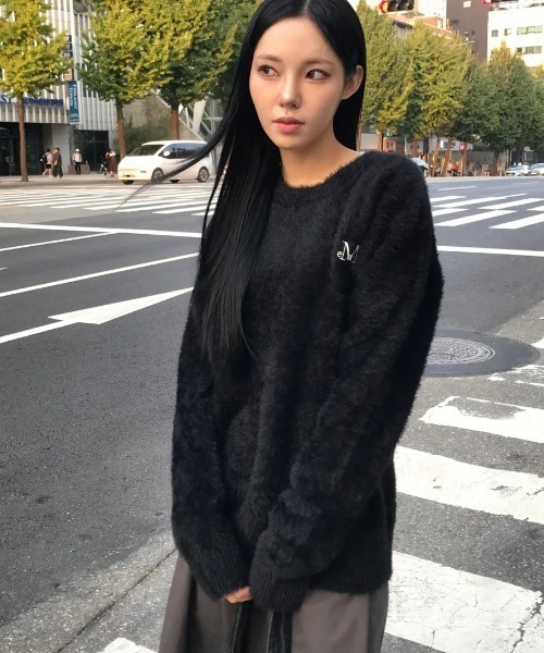 MUCENT(ムセント)の「【日本未発売/WEB限定】MUCENT(ムセント)/アンゴラ オーバーサイズ シャギー ニット/NEUSS ANGORA LOOSE-FIT KNIT(ニット/セーター・レディース・アイボリー/ブラック/チャコールグレー・FREE)」の8枚目の写真