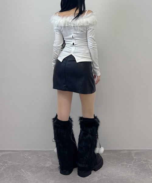 FOLLOWIN(フォロウィン)の「【 ポンポン取り外し可能】レースアップ ファーレッグウォーマー(レッグウォーマー・レディース・ブラック/ホワイト・FREE)」の13枚目の写真