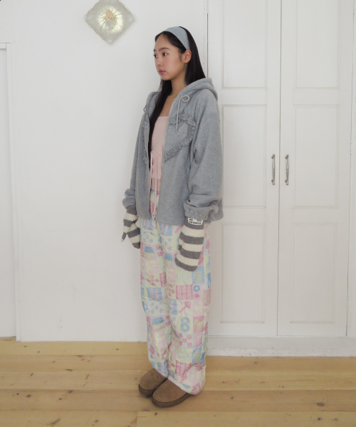 FUN FROM FUN(ファンフロムファン)の「Granny Padding Pants, Multi(スウェットパンツ・レディース・その他・OS)」の2枚目の写真