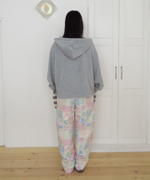 FUN FROM FUN(ファンフロムファン)の「Granny Padding Pants, Multi(スウェットパンツ・レディース・その他・OS)」の3枚目の写真