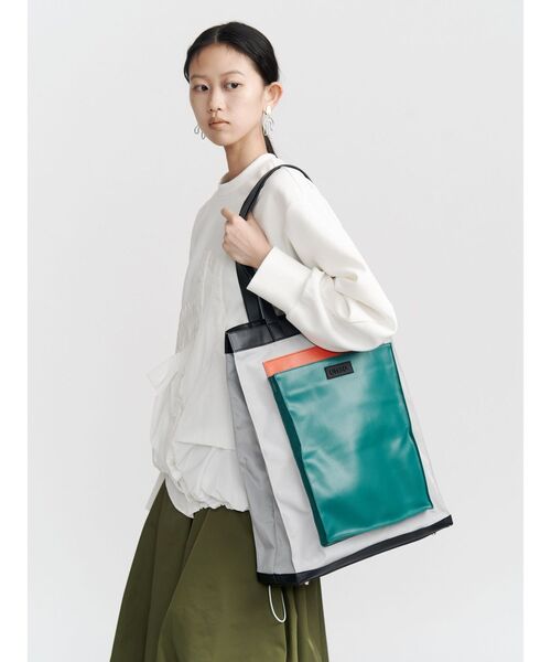 セール】BIG POCKET NYLON TOTE / ビッグポケットナイロントート 