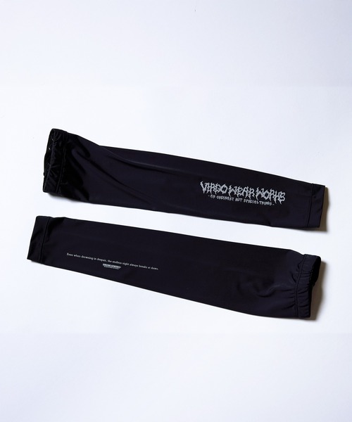 VIRGOwearworks(ヴァルゴウェアワークス)の「VGW ARM COVER2 METAL(アームカバー・メンズ・ホワイト/ブラック・MEDIUM/LARGE)」の2枚目の写真