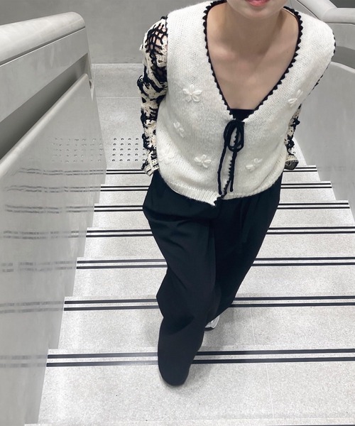 セール】フラワー刺繍ニットベスト (comochi select) / Vネック