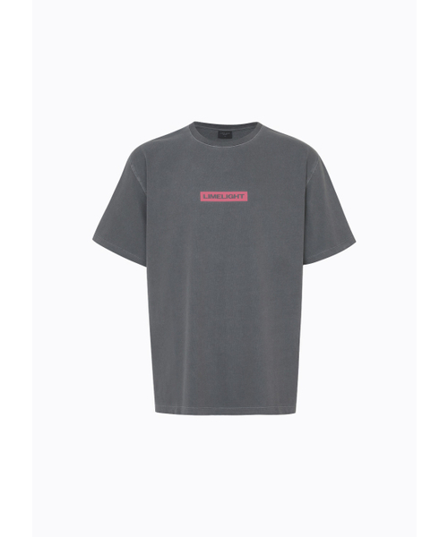 LIMELIGHT APPAREL(ライムライトアパレル)の「アパレルピグメントボックスロゴTシャツ(チャコール/ピンク)(Tシャツ/カットソー・メンズ・その他・SMALL/MEDIUM/LARGE/X-LARGE)」の2枚目の写真