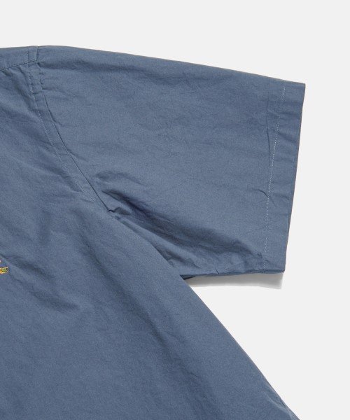 ESPIONAGE(エスピオナジ)の「クレスト ロゴ S/S オーバーシャツ デニム ブルー(シャツ/ブラウス・レディース・その他・MEDIUM/LARGE/X-LARGE)」の6枚目の写真