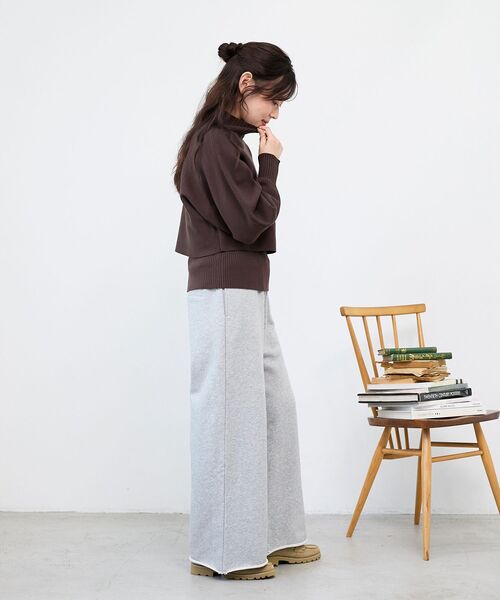 le.coeur blanc(ルクールブラン)の「スウェットイージーワイドパンツ(スウェットパンツ・レディース・ライトグレー/アイボリー・38)」の6枚目の写真