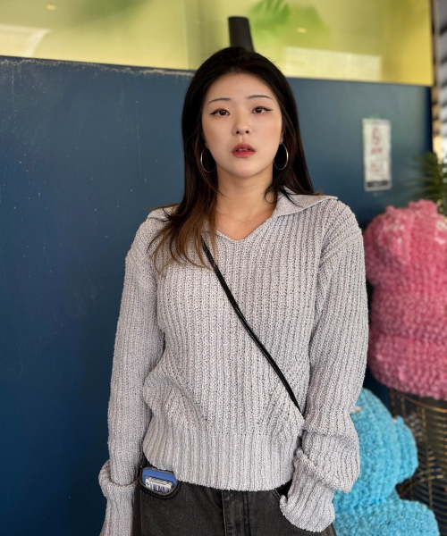 BLOND9(ブロンドナイン)の「ボリュームオープンカラー boucleニット_グレー(ニット/セーター・レディース・その他・MEDIUM/SMALL)」の2枚目の写真